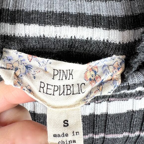 Pink Republic Ribbed Stripe Crop Turtleneck Small - Picture 5 of 7